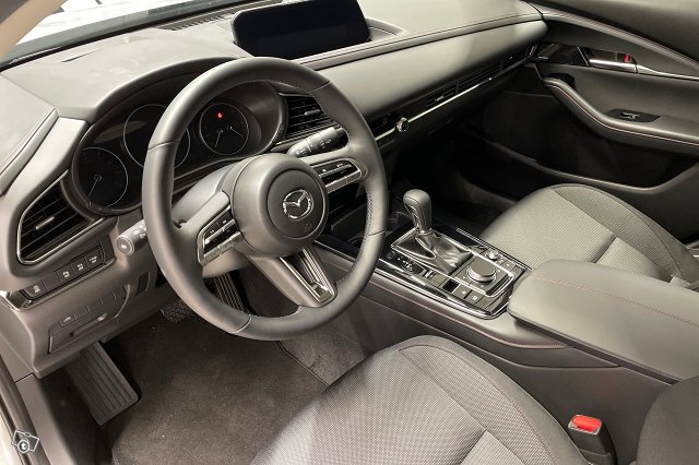Mazda CX-30 8