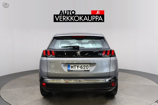PEUGEOT 3008 5