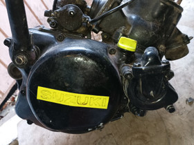 Suzuki125 moottori ja kaasari, Mopojen varaosat ja tarvikkeet, Mototarvikkeet ja varaosat, Salo, Tori.fi Suzuki125 moottori ja kaasari, Mopojen varaosat ja tarvikkeet, Mototarvikkeet ja varaosat, Salo, Tori.fi