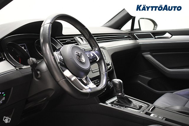 VOLKSWAGEN Passat 6