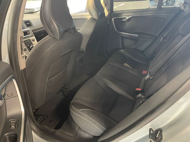 Volvo S60 9