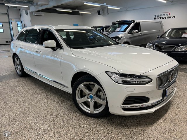 Volvo V90 1