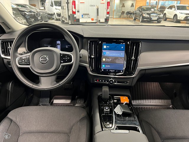 Volvo V90 9