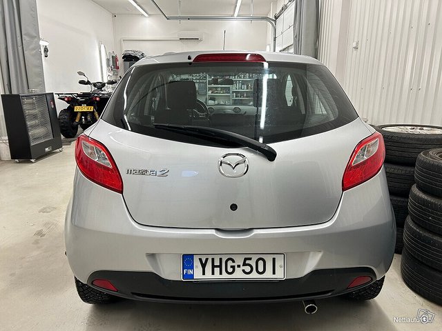 Mazda 2 6