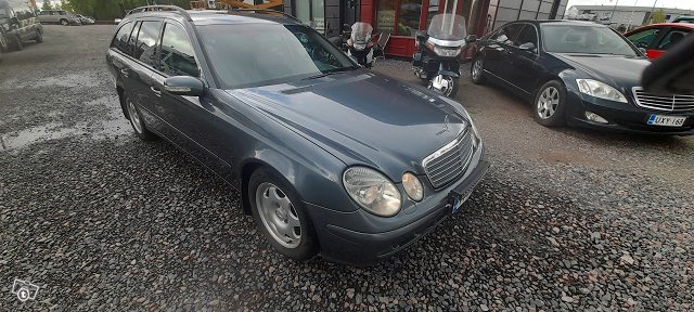 Mercedes-Benz E 220