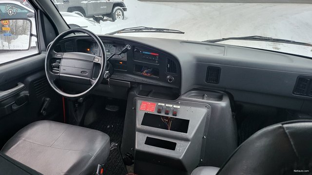 Ford Econoline 10