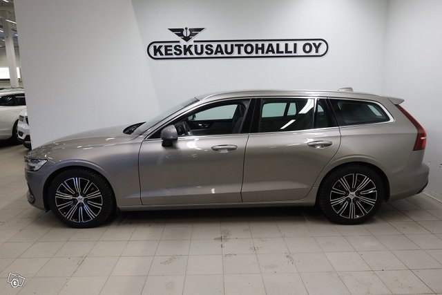 VOLVO V60 3