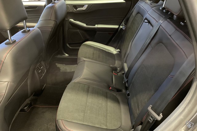 Ford Kuga 9