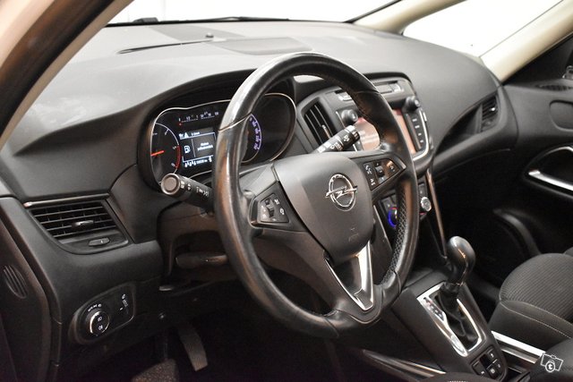 Opel Zafira 17