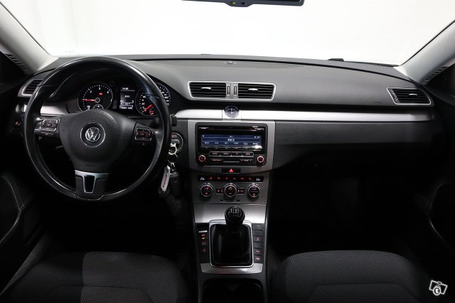 Volkswagen Passat 13