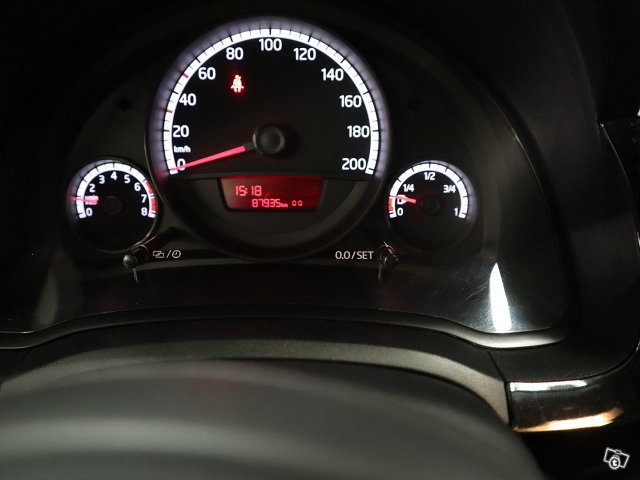 Volkswagen Up 13