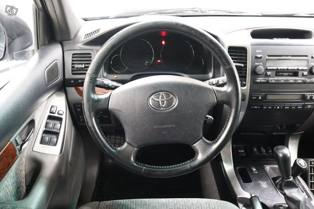 Toyota Land Cruiser 13