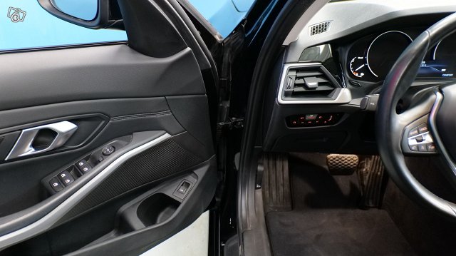 BMW 3-SARJA 22