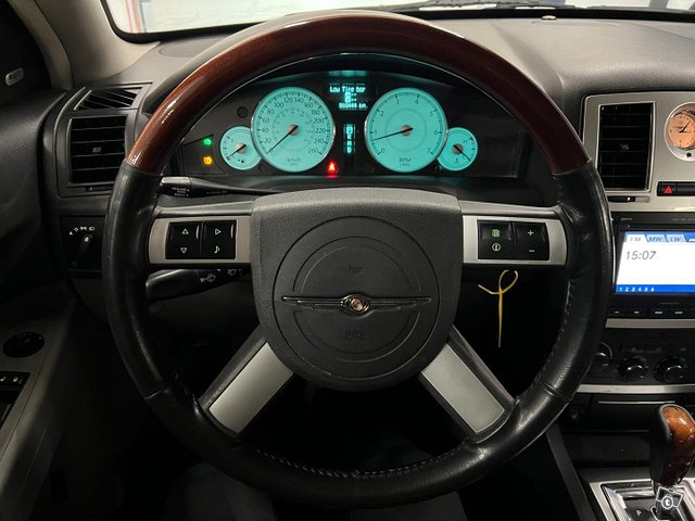 Chrysler 300C 12