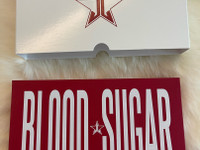 Jeffree Star blood sugar luomiväripaletti