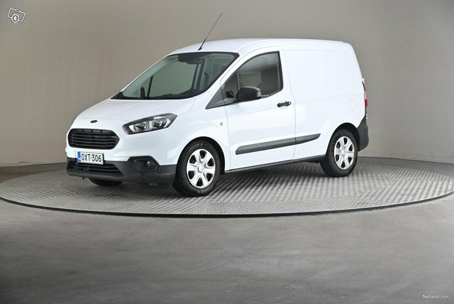 Ford Transit Courier 1
