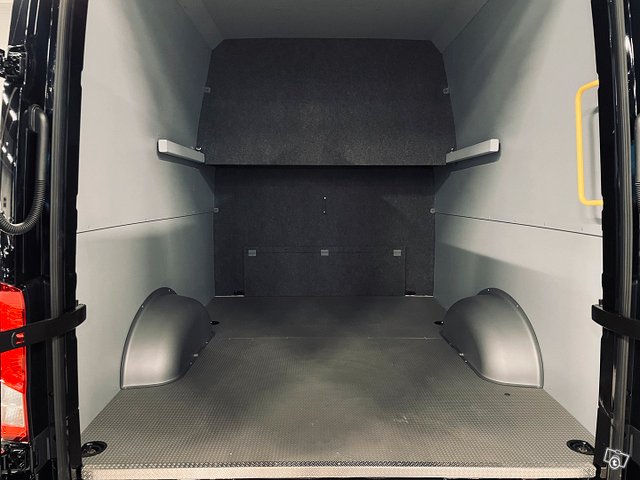VOLKSWAGEN CRAFTER 13