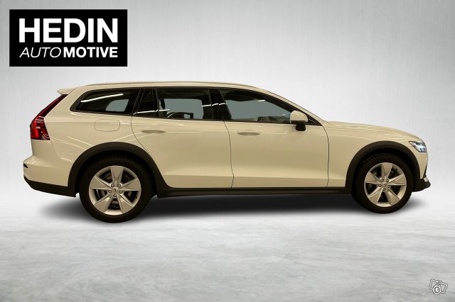 VOLVO V60 Cross Country 6