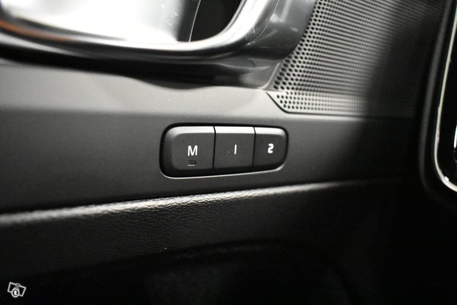 Volvo XC40 13