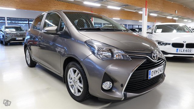 TOYOTA YARIS 6
