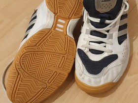 Adidas sisäpelikengät, Kuntoilu ja fitness, Urheilu ja ulkoilu, Humppila, Tori.fi Adidas sisäpelikengät, Kuntoilu ja fitness, Urheilu ja ulkoilu, Humppila, Tori.fi