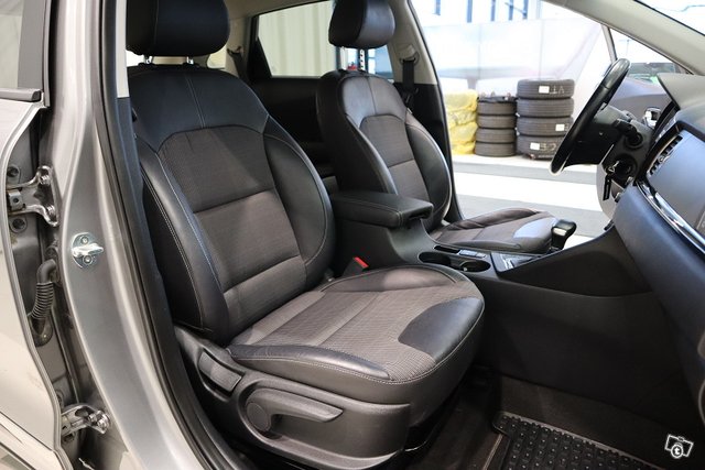 Kia Niro Plug-in 9
