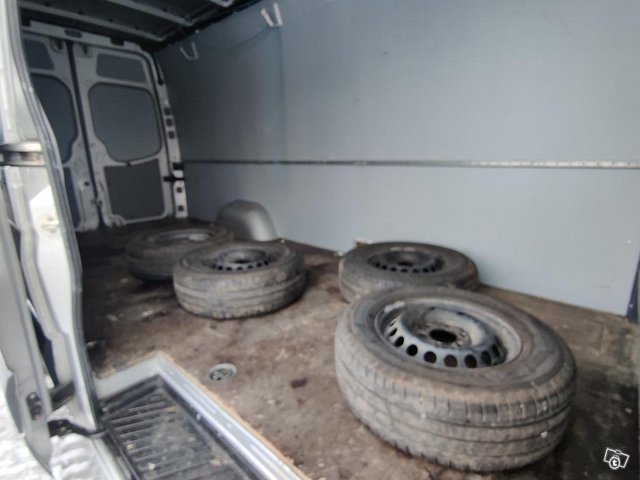 Volkswagen Crafter 9