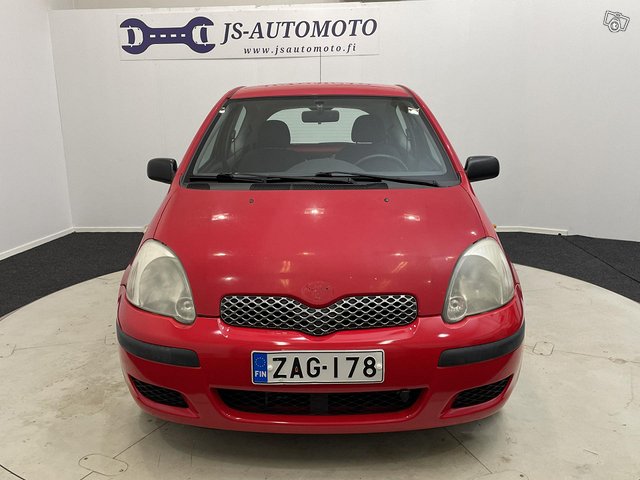 Toyota Yaris 8