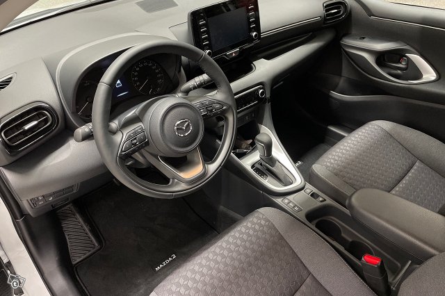 Mazda Mazda2 8