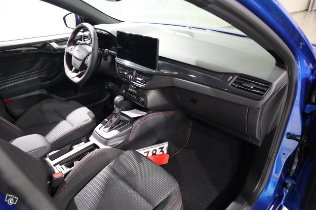Ford Focus 10