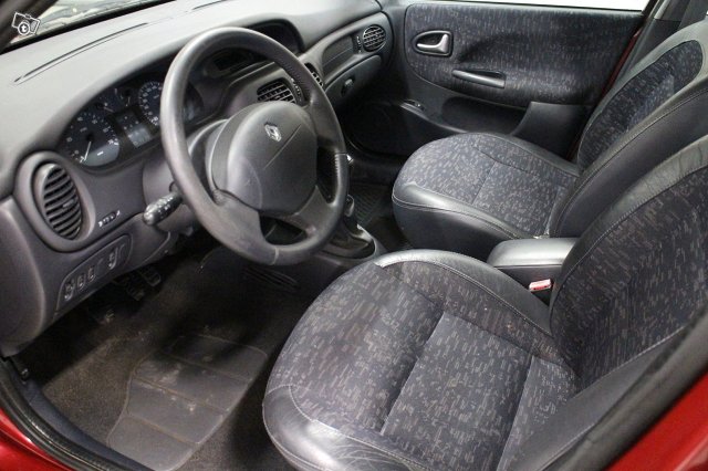 RENAULT Megane 8