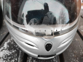 Kaksi kypärää, Ajoasut, kengät ja kypärät, Mototarvikkeet ja varaosat, Joensuu, Tori.fi Kaksi kypärää, Ajoasut, kengät ja kypärät, Mototarvikkeet ja varaosat, Joensuu, Tori.fi