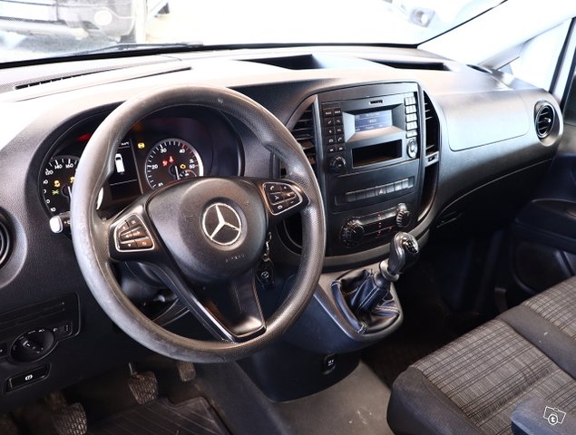 Mercedes-Benz Vito 9