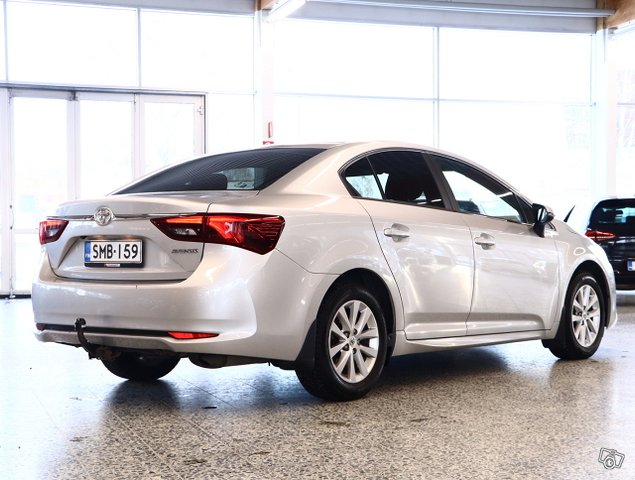 Toyota Avensis 2