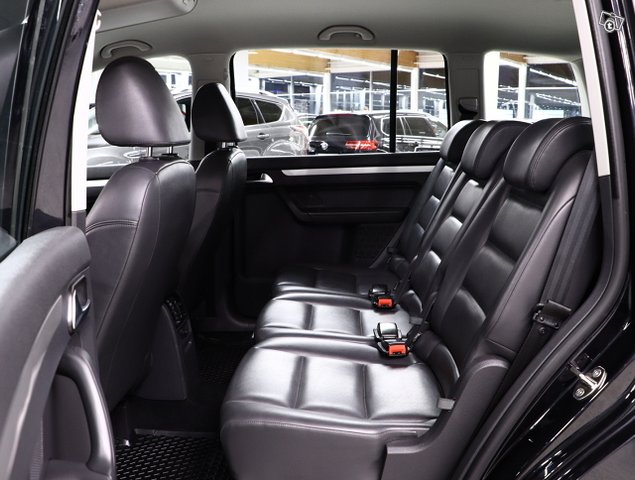 Volkswagen Touran 10