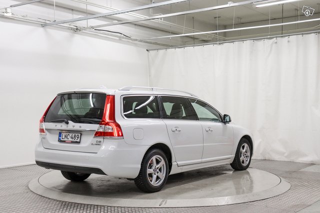 Volvo V70 5