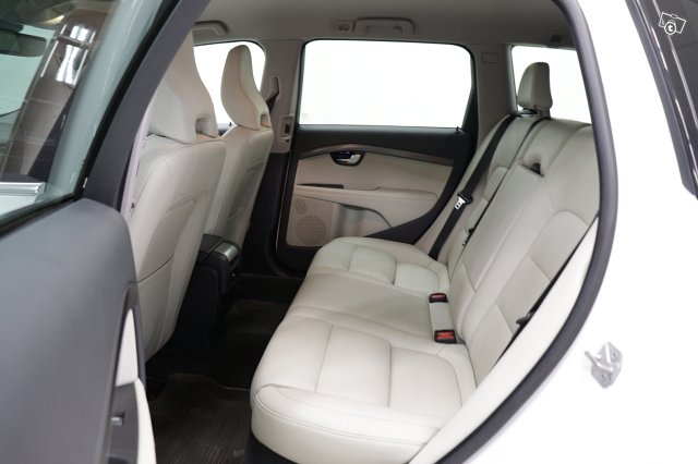 Volvo V70 13