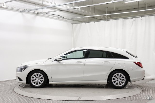 Mercedes-Benz CLA 8