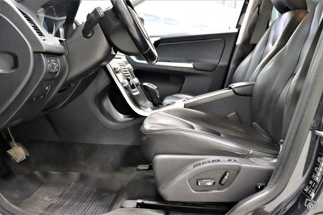 Volvo XC60 10