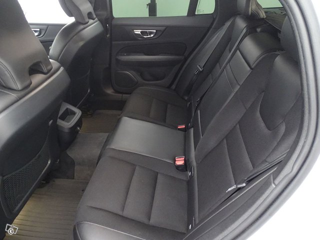 Volvo V60 13