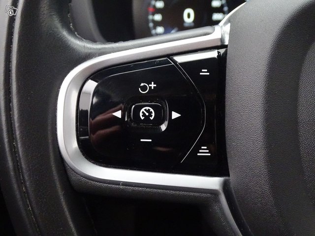 Volvo V60 25