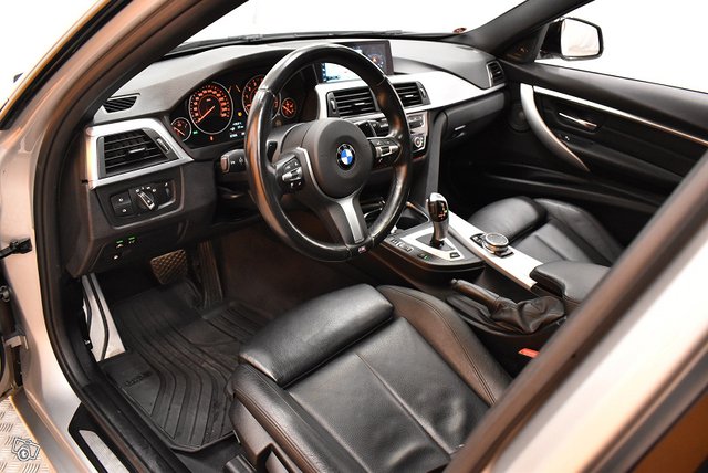 BMW 330 25