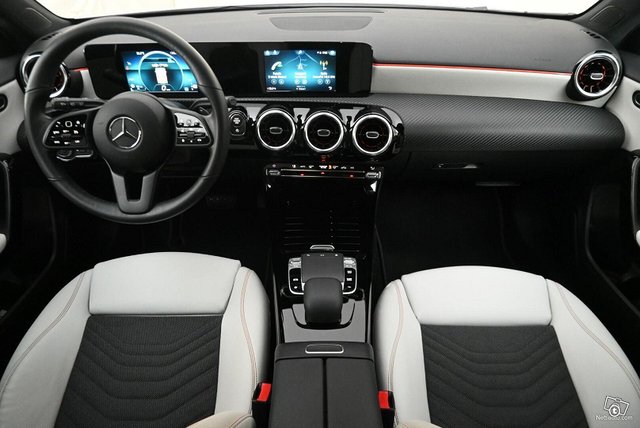 Mercedes-Benz A 8