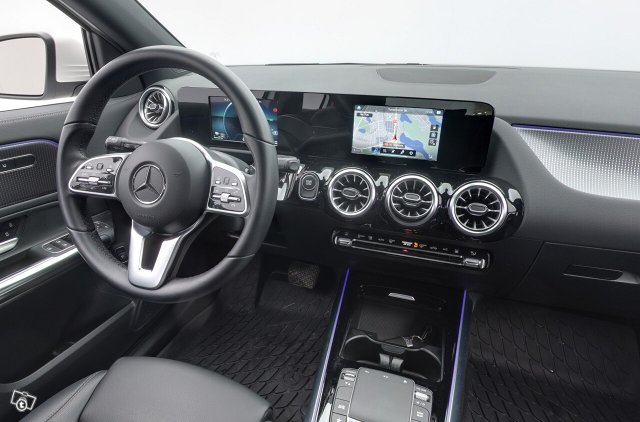 Mercedes-Benz EQA 9