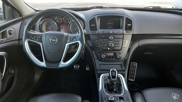 Opel Insignia 16