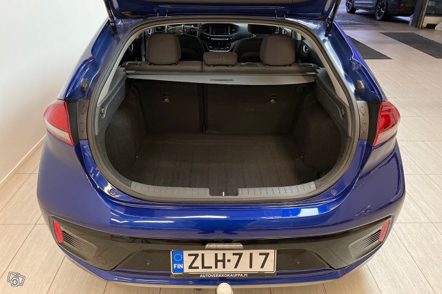 Hyundai IONIQ Hybrid 10