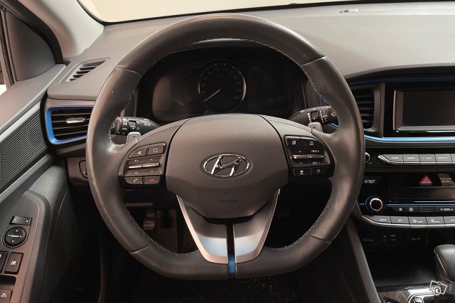 Hyundai IONIQ Hybrid 13