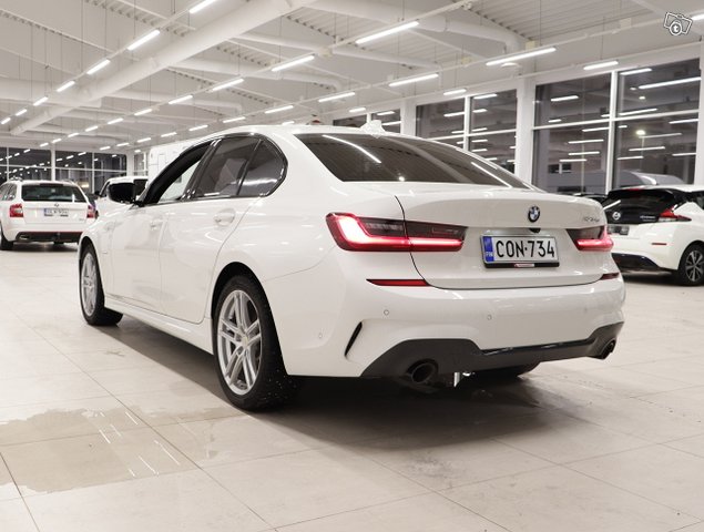 BMW 330 8