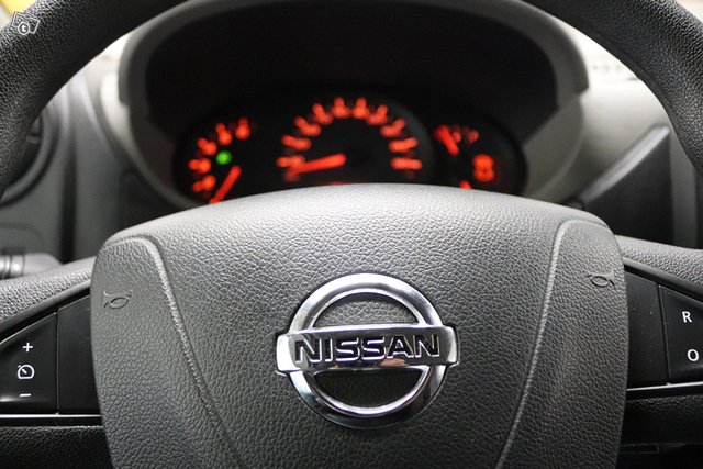 Nissan NV400 20
