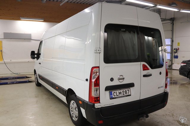 Nissan NV400 21